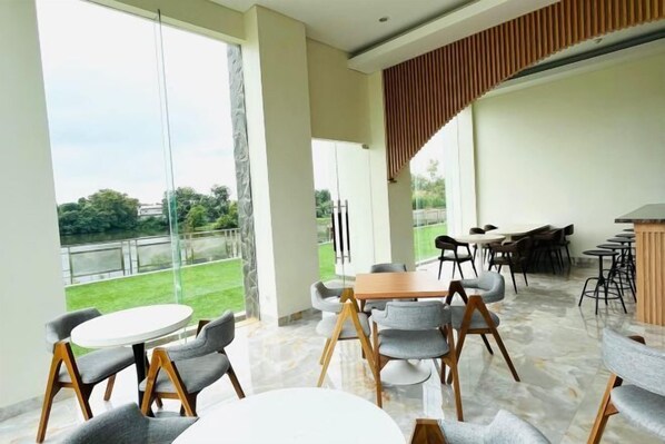 Interior - Lakeside TELL (Serang Baru)