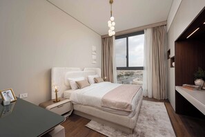 奢华公寓, 城市景观 | 办公桌、笔记本电脑工作区、熨斗/熨衣板