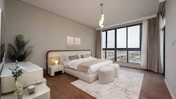 Apartamento de lujo, vistas a la ciudad | Escritorio y espacio para trabajar con un portátil