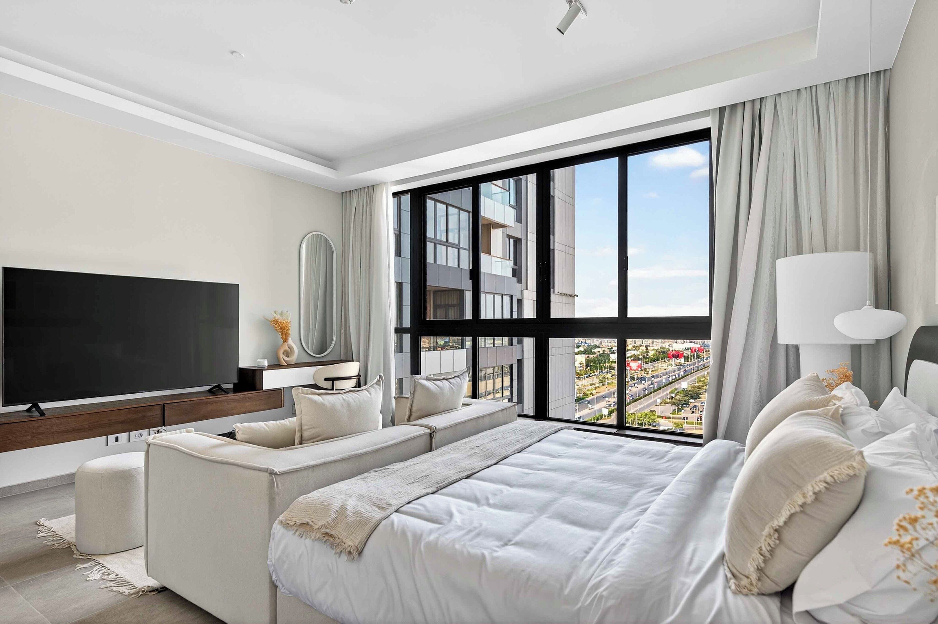 奢華套房 | 客廳 | 64 吋智能電視連衛星電視頻道