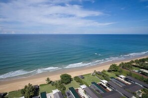 Beach volleyball - Sava Villa 2 Villa Amarelo (Takua Thung)