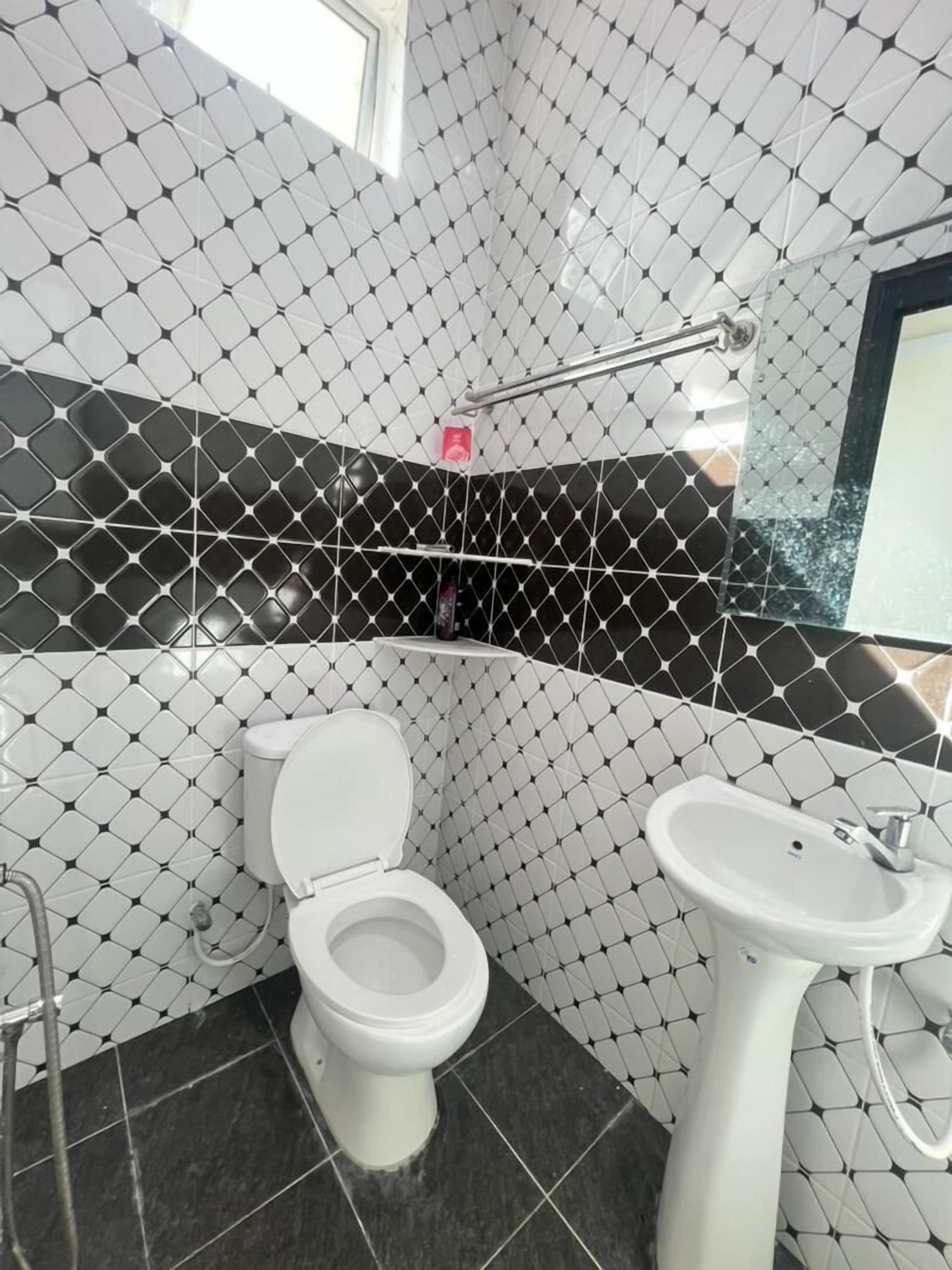 Deluxe Double Room | Bathroom | Towels