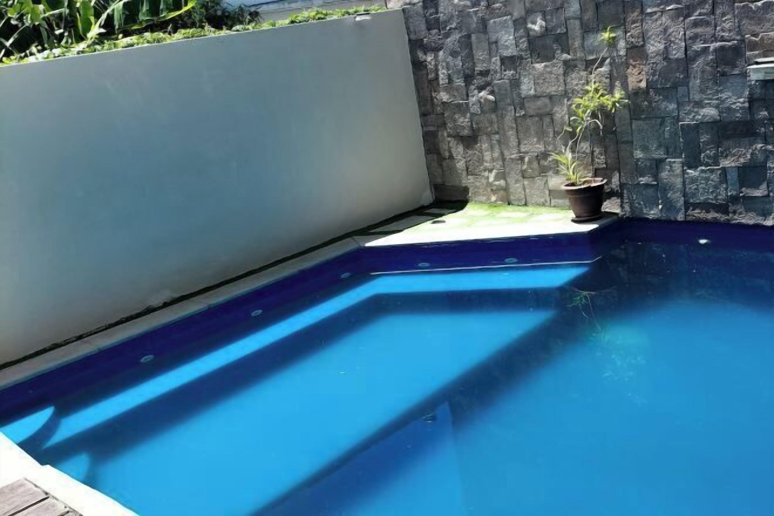 Kolam renang outdoor