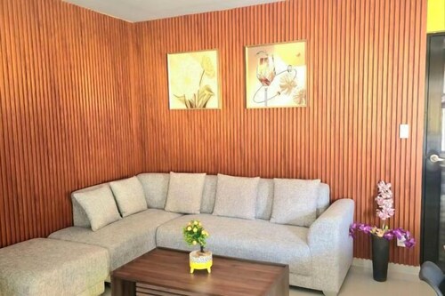 Jenessa's Executive-Suite near Lanuza Surf Bay