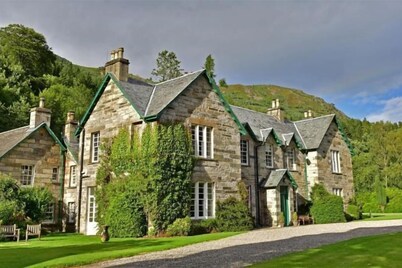 Chesthill House & Estate, Glenlyon