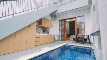 Kolam renang outdoor