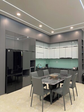 Family Villa, 3 Bedrooms | Private kitchen