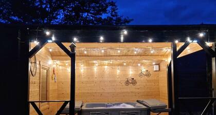 Orchard Barn | Sleeps 4 | Hot Tub | Private Garden | EV Charger