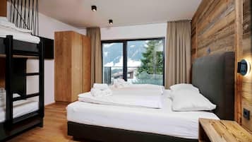 Cots/infant beds, free WiFi, bed sheets