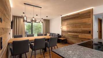 Ferienwohnung mit 2 Schlafzimmern (7 Personen) | Living area | 40-inch TV with satellite channels