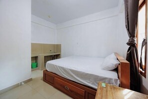 Room - Soka Asri Guest House near Bali Zoo RedPartner (Bali)