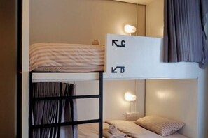 Room - Red Panda Hostel & Cafe (Chiang Mai)