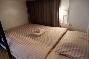 Room - Red Panda Hostel & Cafe (Chiang Mai)