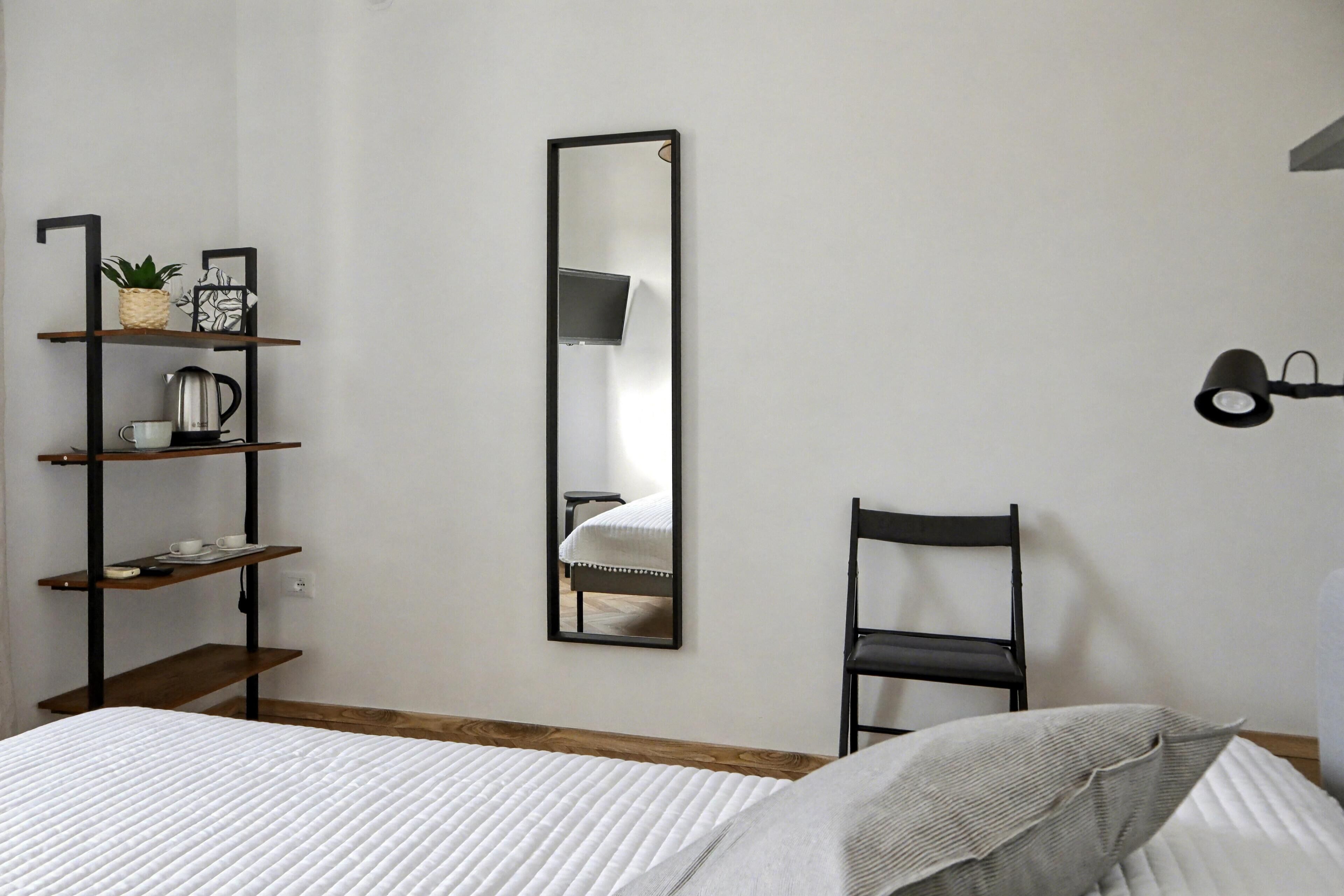 Habitación doble económica | Tabla de planchar con plancha y wifi gratis 