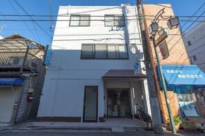 Exterior - Bright Modern in Tokyo's Northern District (Tokyo)
