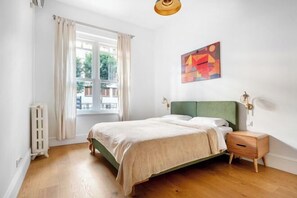 Iron/ironing board, cribs/infant beds - NOA - Lüleci Hendek 54 (Istanbul)