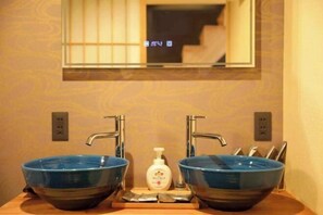 Room - Kin・Ashihara (Osaka)