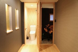 Room - Kin・Ashihara (Osaka)