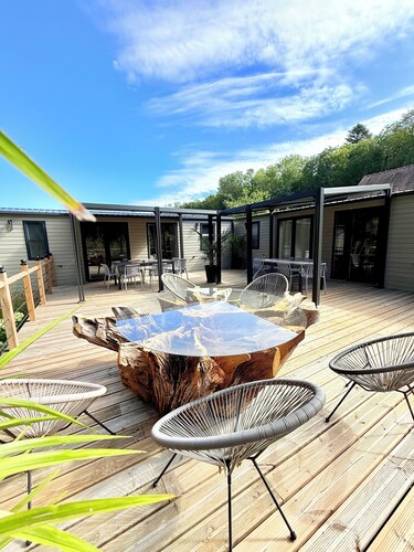 Mobile home complex in the Château de Nogentel residential leisure park!