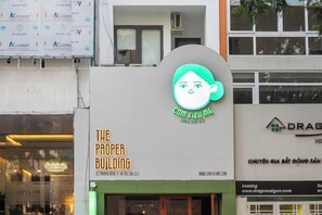 Unclassified image, 5 of 5, button - Proper Stay 21 (Ho Chi Minh City)