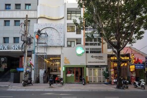 Unclassified image, 3 of 5, button - Proper Stay 21 (Ho Chi Minh City)