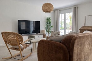 Living area - New refined villa: heated pool, air conditioning - Linen & Housekeeping Included (Saint-Augustin)