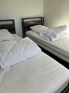 Fer et planche à repasser, Wi-Fi, draps fournis