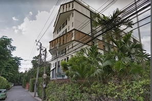 Unclassified image, 2 of 4, button - 1 bed 1 bath @Thonglor near The Commons (Bangkok)