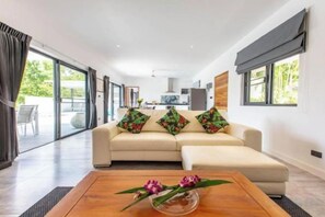 Unclassified image, 4 of 12, button - Villa Nirvana (Koh Samui)