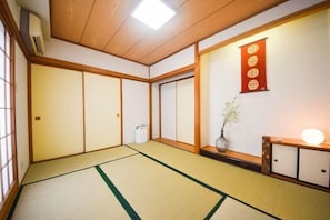 Room - Ryokan -Ryo- by Tranova (Tokyo)