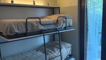 1 Schlafzimmer, BĂŒgeleisen/BĂŒgelbrett, kostenloses WLAN, BettwĂ€sche