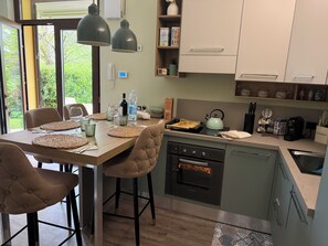 Oven, stovetop, dishwasher