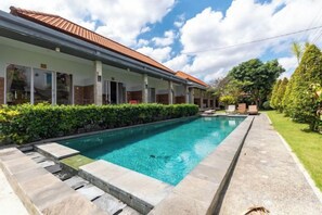 Unclassified image, 4 of 18, button - Urbanview Asung 2 Guesthouse near Canggu (Bali)
