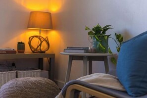 Room - Cozy beachfront studio with aircon (North Bondi)