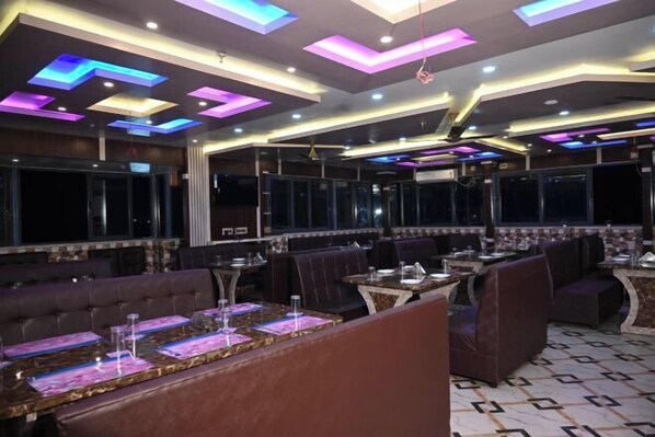 Restaurant - Hotel Tulusi Inn (Bolpur)