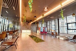 المنشأة من الداخل