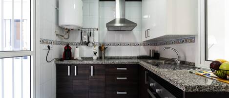 Fridge, microwave, oven, coffee/tea maker