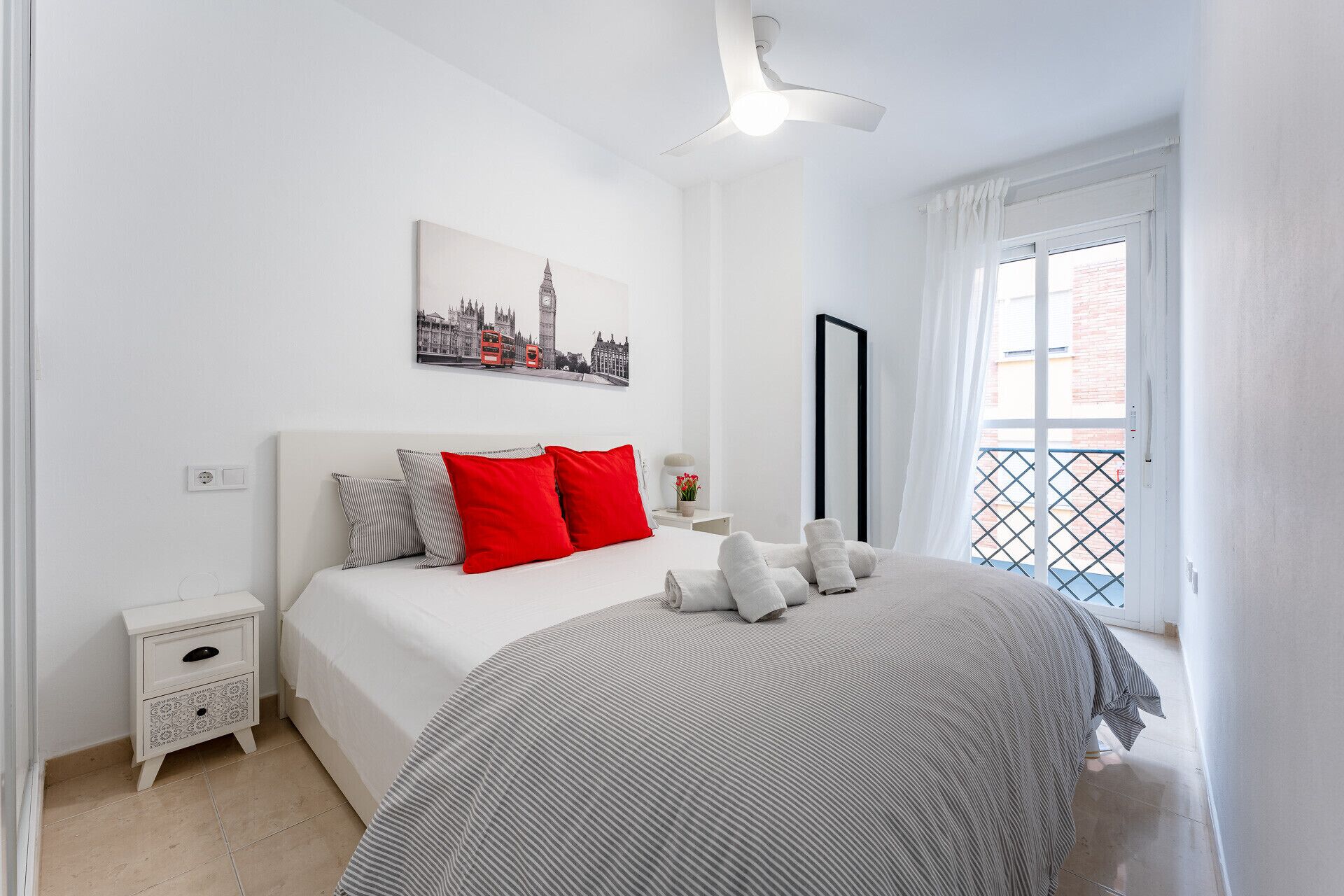 2 dormitoris, planxa i posts de planxar, wifi gratuïta i roba de llit 