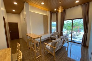 Interior - Taka Onzen (Kaeng Khoi)