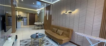 Urban Retreat @ K Avenue • Pool • Paid Parking