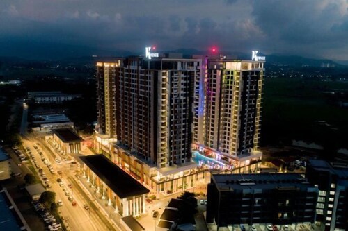 Family-friendly Homey Unit with Parking (5 mins to airport)