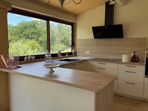 Private kitchen - Gîte du pigeonnier with swimming pool Périgord noir Les palombes 11 people (Saint-Félix-de-Reillac-et-Mortemart)