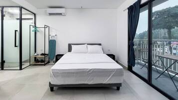 Iron/ironing board, free WiFi