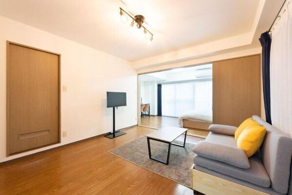 Living area - Raiwa Mansion Minami Azabu (Tokyo)