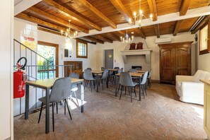 Living area - BolognaRooms com- La Cascina (Sasso Marconi)