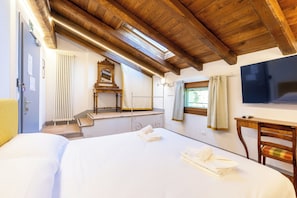 Deluxe Double Room | Soundproofing, free WiFi