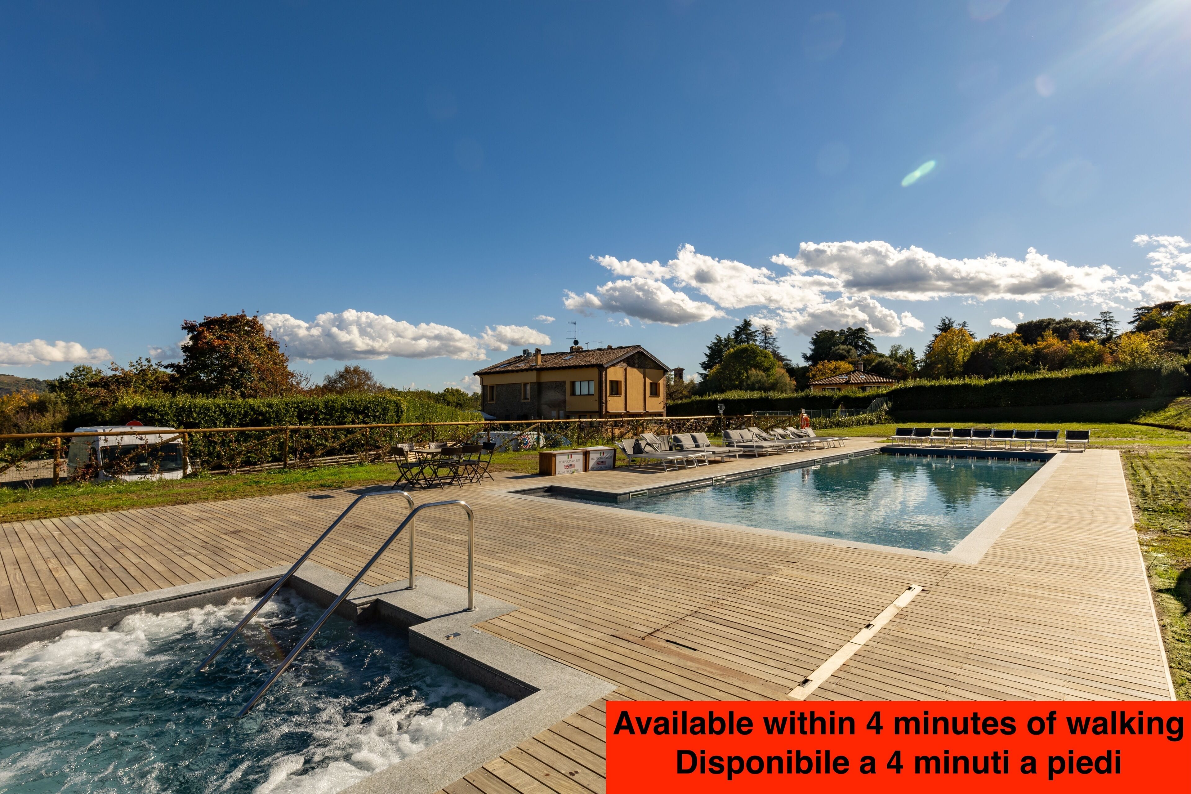 Piscine extérieure (ouverte en saison)