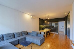 Unclassified image, 2 of 8, button - N Apartments - Luís (Porto)