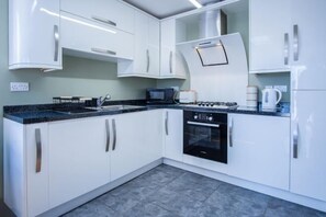 Room - Ridgeway Hideaway - 1 Bedroom Holiday Home - Manorbier (Tenby)