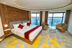 Luxury Suite, City View